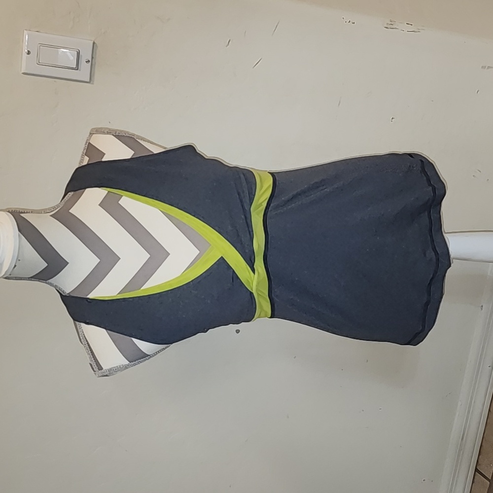Lululemon athletica built in sport bra size 8 used good condition